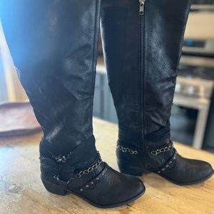 Super cute embellished black boot in a size 9